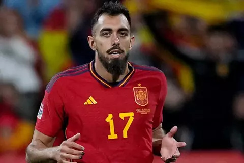 مصافحة ترامب؟.. لاعب منتخب إسبانيا: البروتوكول فقط سيجبرني على ذلك